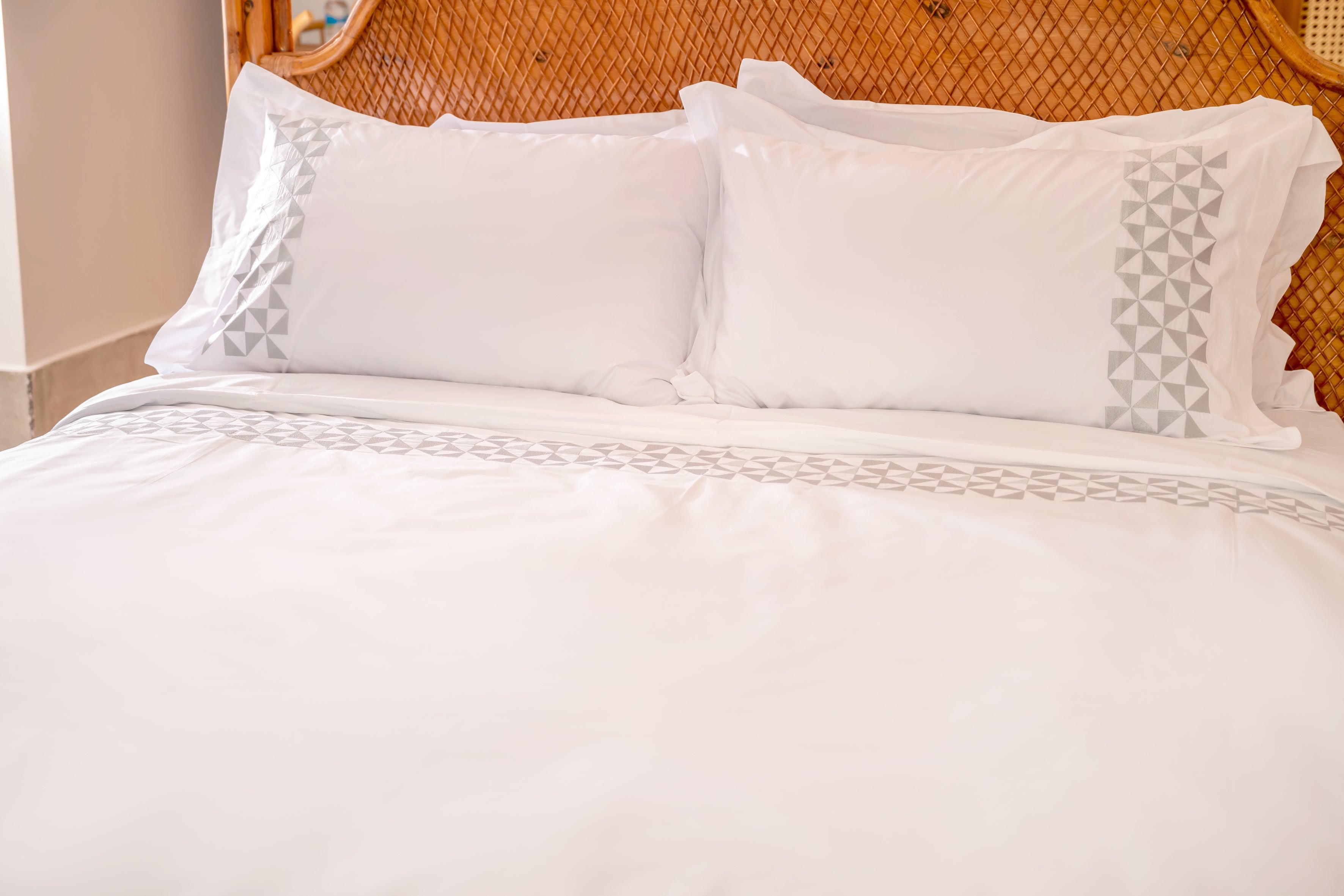 Embroidered Duvet Cover Set – 300 Thread Count Egyptian Giza Cotton